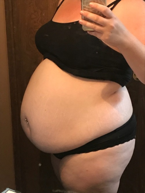 plumplittlepeach:Long time, no update… But since I’ve been absent, I finally got my belly button pierced and passed up the 240 lb mark to reach my highest weight ever. Sadly, being super sick last week knocked me back down, but I’m in a hurry to