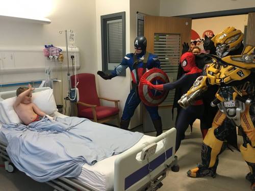 spread-hope-inspire: A group of amazing people decided to make a tour in a children hospital, dresse
