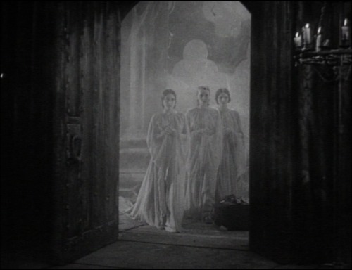 spine-tinglers: Dracula (1931) dir. Tod Browning