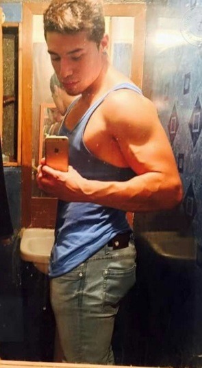 tuopcion0:  misheteros:  Andres, pendejo rico de 25 años, es personal trainner, Calama (Chile).   Ricooom