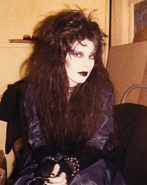 chiveta:Patricia Morrison (by alice_bag)This is a look