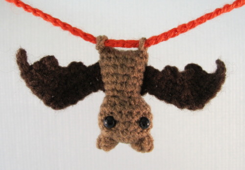 lucyravenscar: Here’s another easy crochet idea that’s great for Halloween, and free, my