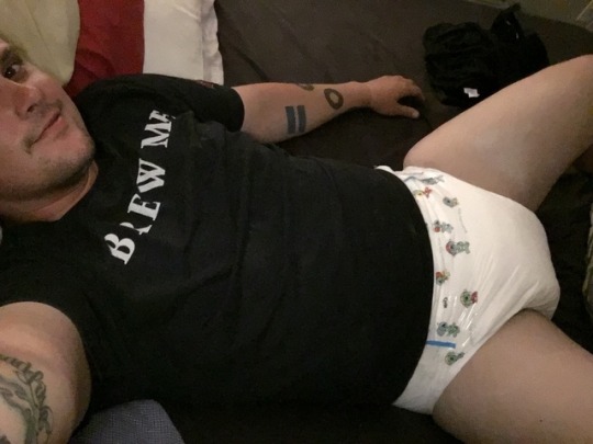 diaperboy100:  The THICKEST diaper I’ve ever worn. Perfect for my upcoming day off   What a cutie~