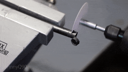 gif87a-com:  Cutting with a paper disc [x]