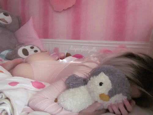 diaperfairyelle:  Soft baby loves her naps porn pictures