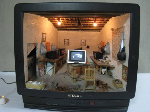 cupcake-the-goddess:archatlas:Miniature Rooms Inside Television SetsChinese artist Zhang Xiangxi cre