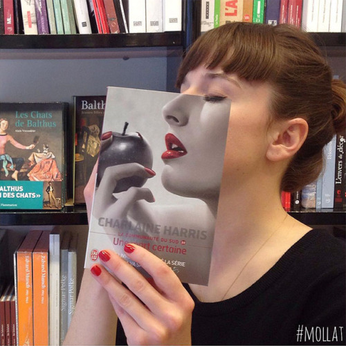 kafkasapartment:Book Covers Matched with Customer’s Faces by Librairie Mollat.