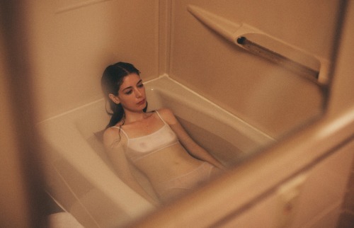 bunnyjennyphotos:still from a short I’m currently working on.