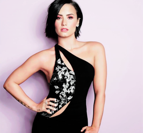 Porn dlovato-news: Demi Lovato for Cosmopolitan photos