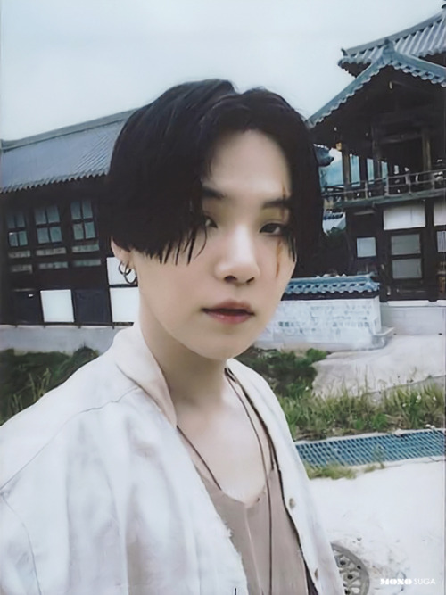 NOT 1 BUT 8 AGUST D EXCLUSIVE POLAROID SELFIES FROM DAECHWITA MV SET!!