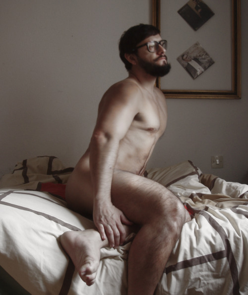 hypnogayman:  The magic of a day spent in a tranced absence, his naked body deeply