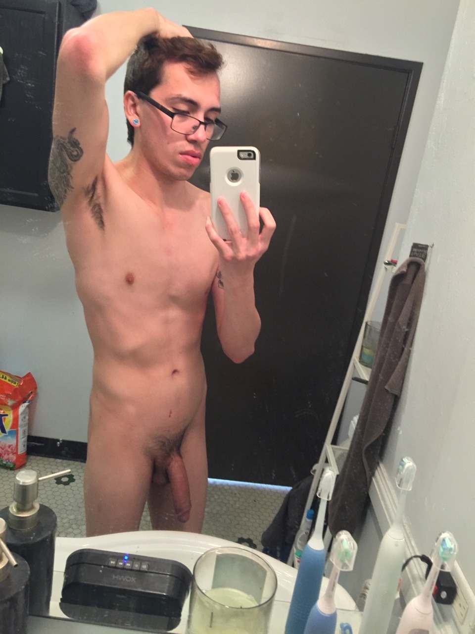 shylowwalkerxxx:  IG: ziko_lbz Twitter: Shylowwalkerxxx