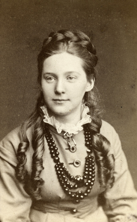 Elisabeth Luth, Sweden.