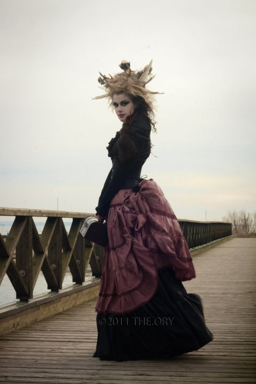 arsenicinshell:  fabulous victorian lady : TheOuroboros