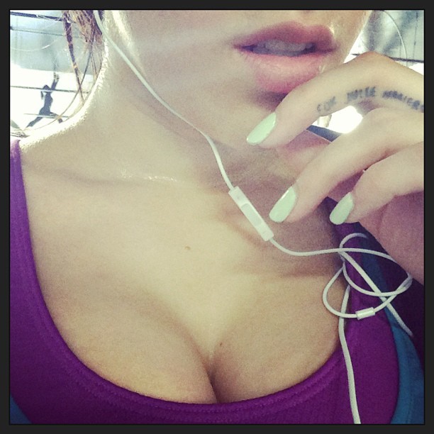 #sweat #cleavage #run #fokjullenaaiers