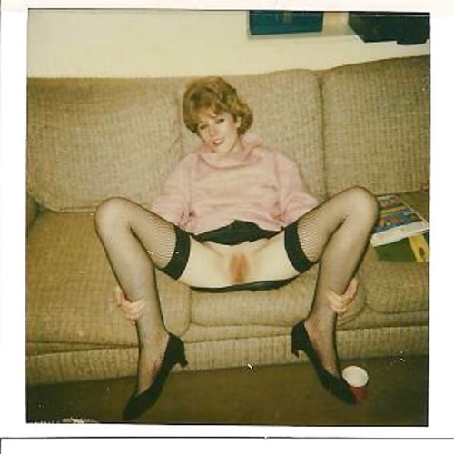 ca1974-1977:  Nice old time trimmed blonde 60s pussy. 