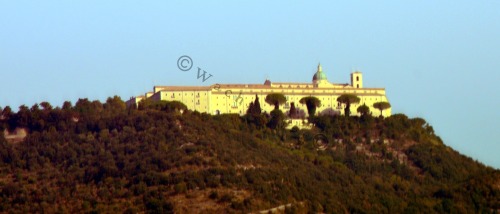 Lungo l’autostrada del Sole , Cassino