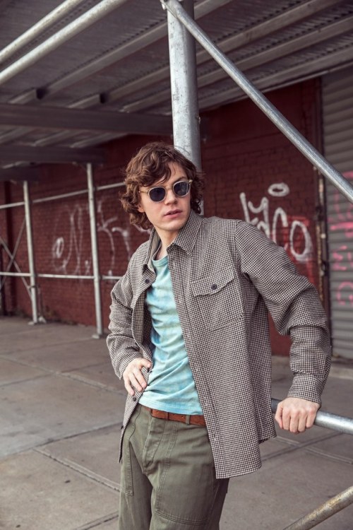Evan Peters turns 32!!