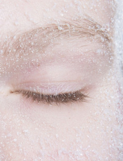 lamorbidezza: “the frosty faces ” backstage at Moncler Gamme Rouge Fall 2013  