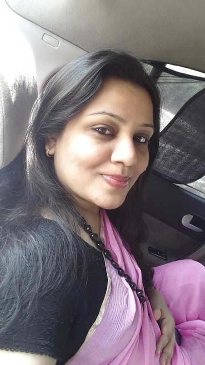 soniyakitanamileena: Shalini bhabhi. Friends she wants yr dick inside her pink hole..