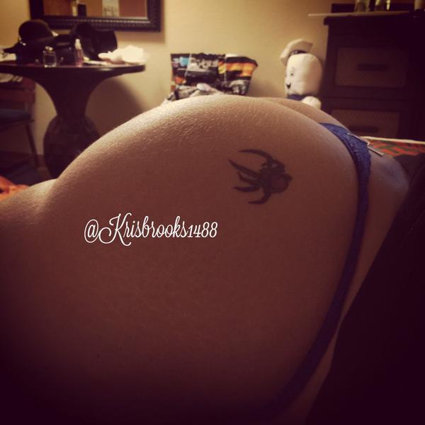 thickchickpalace:  thickchickpalace:  Can’t even lie… she’s BADD !   Submit