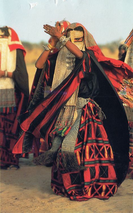 Rashaida woman dancingThe Rashaida, Rashaayda or Bani Rashid (Arabic: بني رشيد‎) is a tribe of ethni