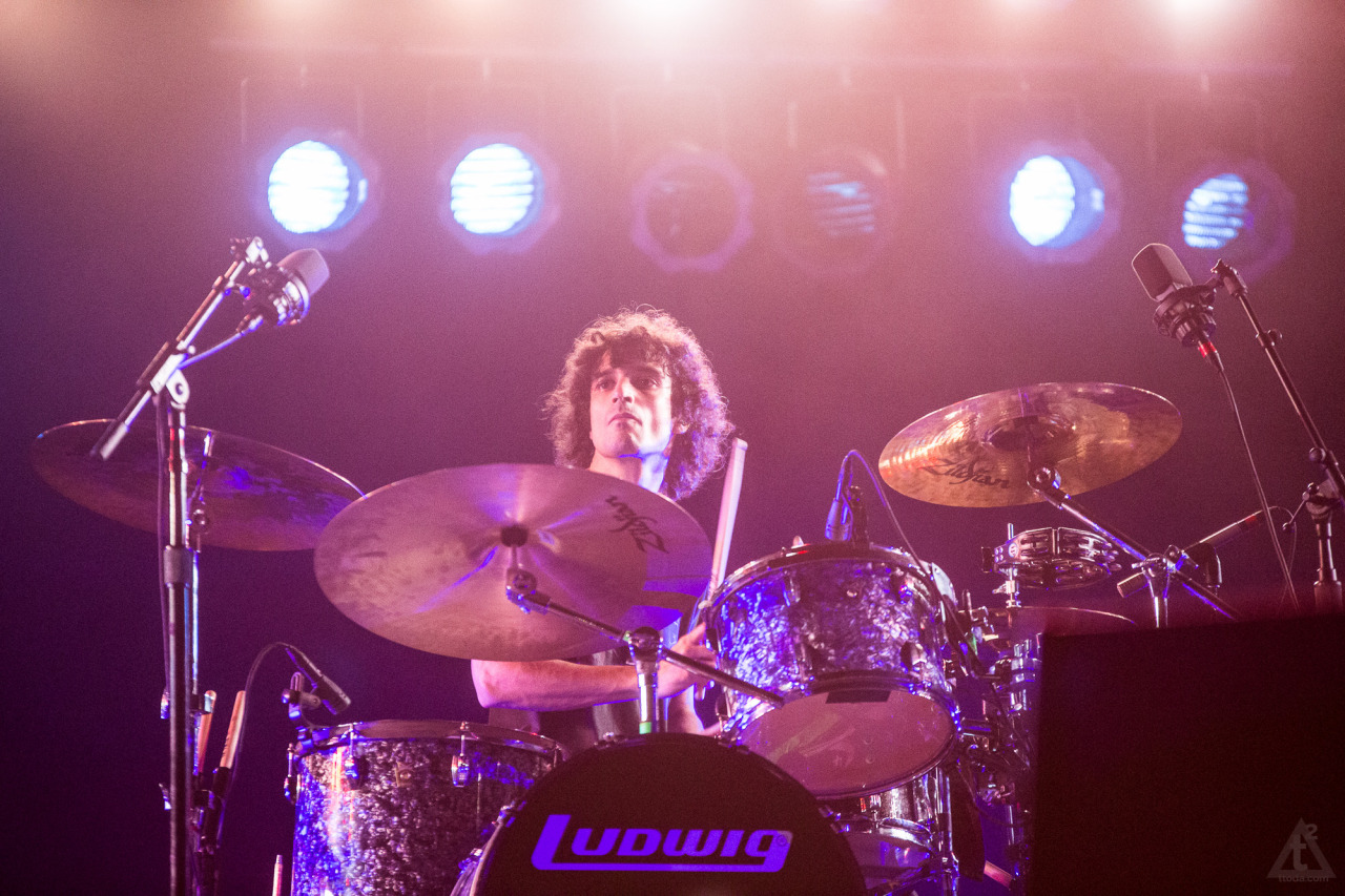 lil-fabrizio:  ttoda:  The Strokes: Julian Casablancas - Albert Hammond Jr - Nikolai