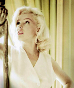 trimalchios:  Marilyn Monroe photographed