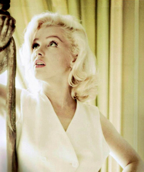 Porn trimalchios:  Marilyn Monroe photographed photos