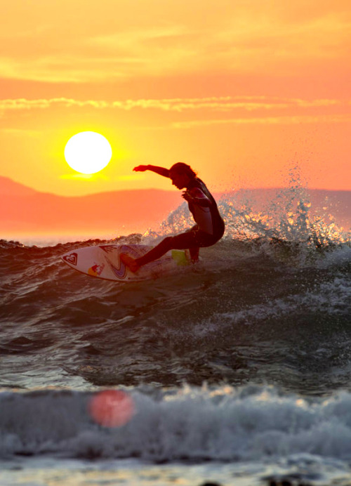 highenoughtoseethesea: Sally Fitzgibbons ph Kolesky