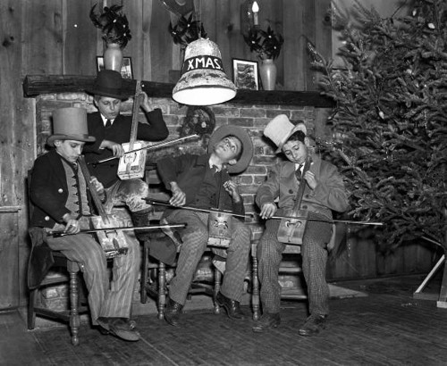 newyorkthegoldenage: Four young members of the Gramercy Boys Club, 535 East 16th St,  practice on th