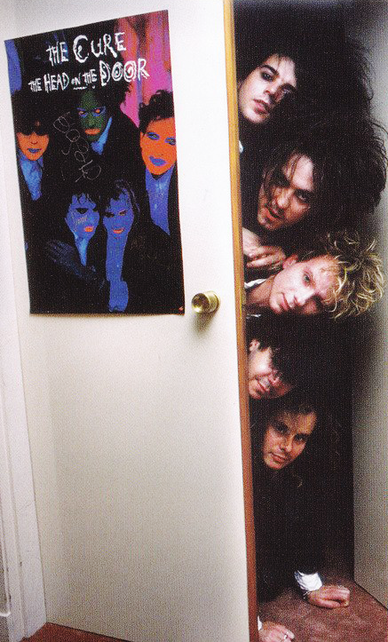 kissmeholdmekissme:    