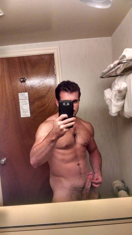 bears-haunts-n-taunts - straightdudesexting - Straight beefy...