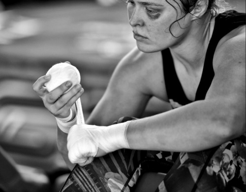 rondarouseyedmondtarverdyan: UFC193 training camp week 3: Black-eyed Ronda unwraps her hands after b