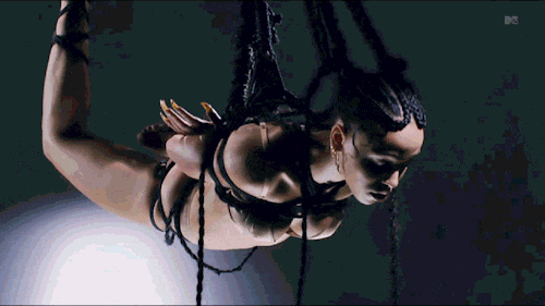 3rdeyechakra:  FKA Twigs- Pendulum  