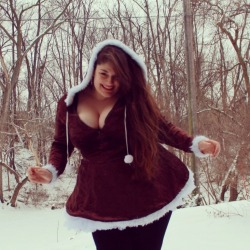 thecurvyshade:  molotowcocktease:Snow Fatushka