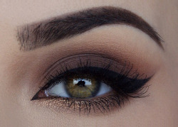 im-his-queen:  Makeup Day ► na We Heart It - http://weheartit.com/entry/174215158 