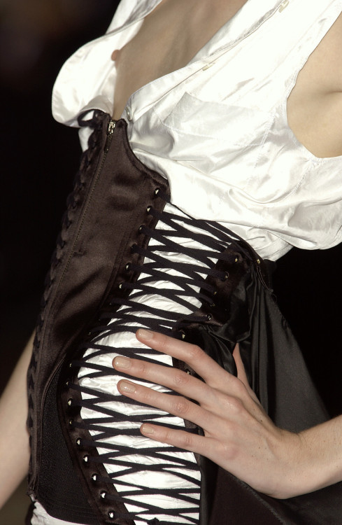 cloth-fabric:Jean Paul Gaultier - Spring RTW 2004
