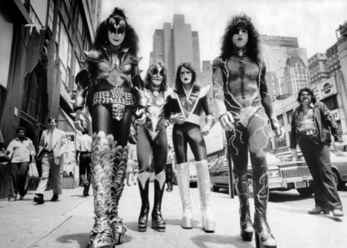 atomic-chronoscaph: KISS (1976)