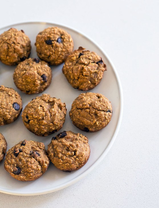 A recipe from my cooking blog: super low cal, vegan sweet potato muffins! Perfect as a pre or post workout snack :)
(By missfitspirational)