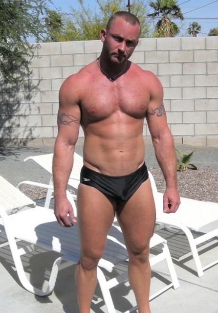 bigguythings:  fuckyeahdaddies:  Loads of Daddies at Fuck Yeah Daddies. Click Here