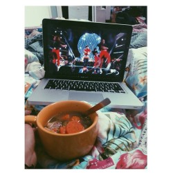 Sick at home, watching the #vma with Mummas chicken and veg soup!