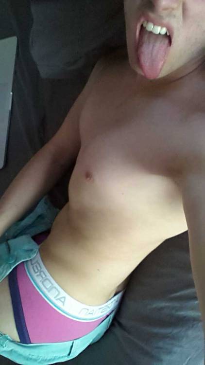 undie-fan-99:  Very sexy!
