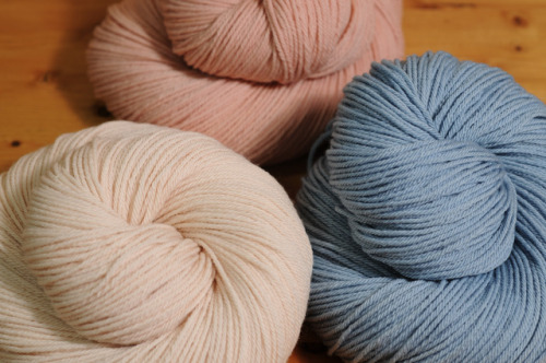 Delightful DK! 2DyeCru has just released new Sustainable Merino DK in new beautiful summer colors! B