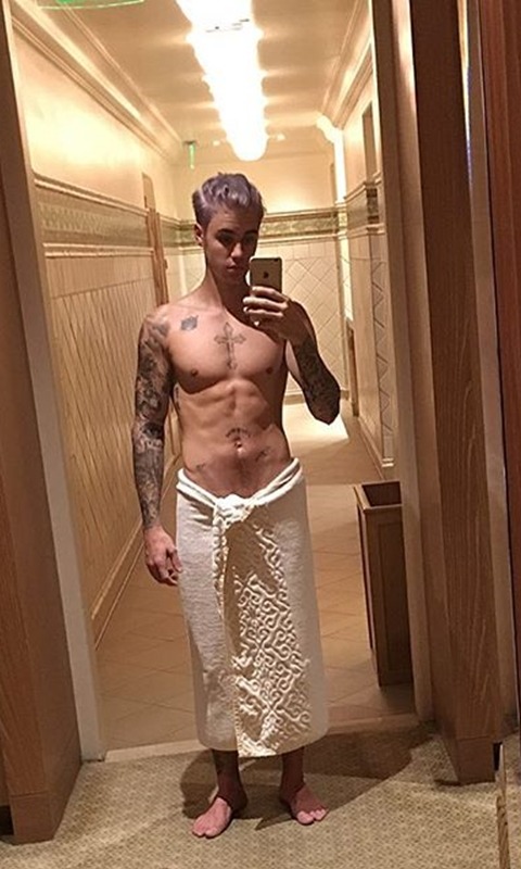male-and-others-drugs:  Sessão Cuecas: Justin Bieber
