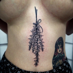 thievinggenius:  Tattoo done by Pari Corbitt.