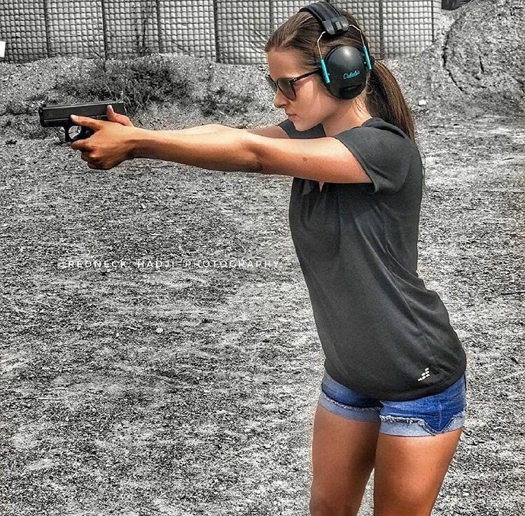 Sexy Guns and Buns