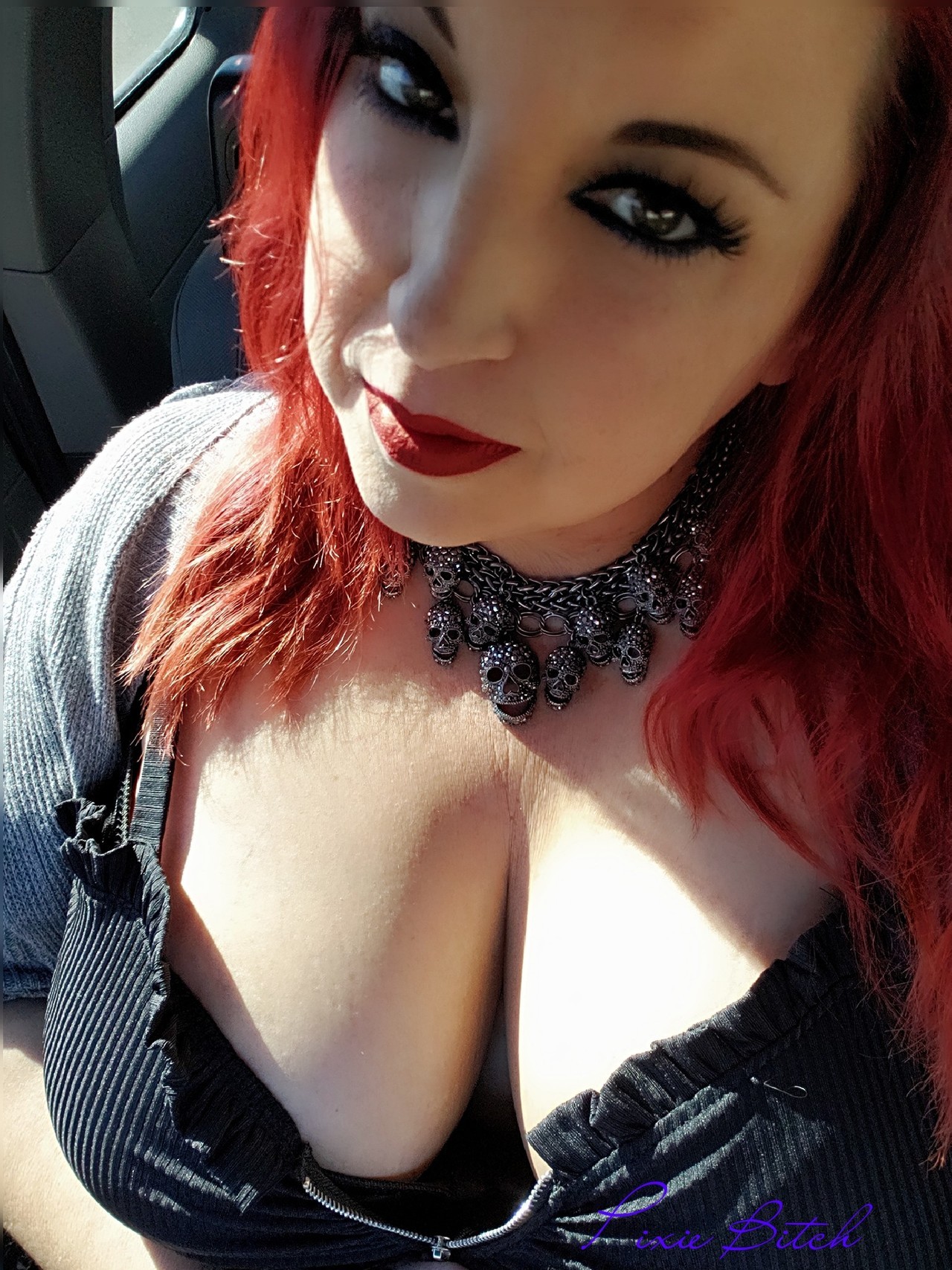 pixie-bitch75:  Sexy on Sunday… 💜kisses,pixie💜