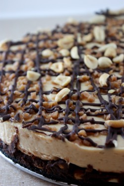 do-not-touch-my-food:  Peanut Butter Pie 