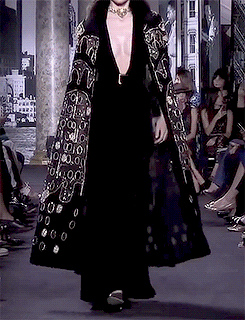 evermore-fashion:Elie Saab Fall 2016 Haute Couture Collection